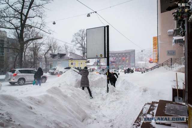А во Владивостоке снова снежок
