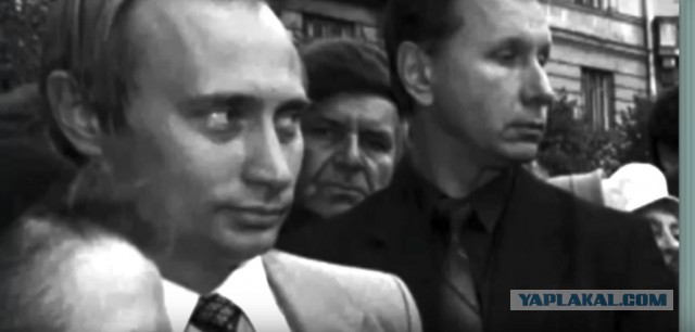 Путин, Ельцин и вор в законе. Как глава Росгвардии Виктор Золотов попал на фото с такими разными людьми