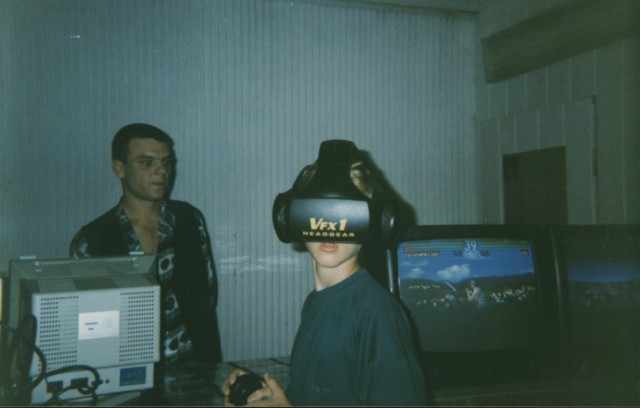 Домашняя игровая атмосфера 90-х