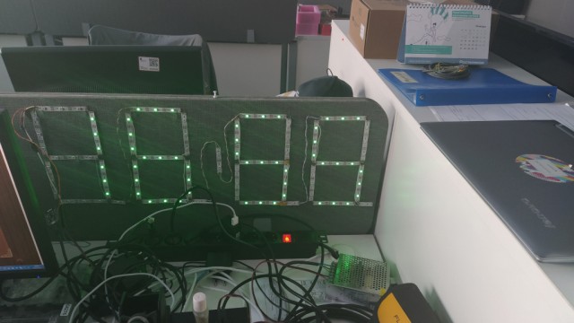 Электронный термометр на ленте адресных светодиодов