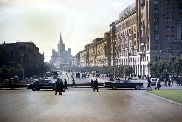 Москва и москвичи. Двадцатый век. 03.08.25