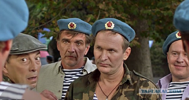 327 прыжков с парашютом