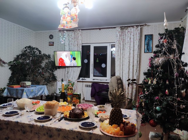 Новогодний стол.