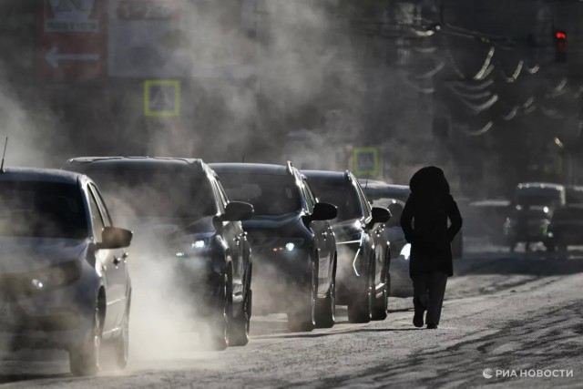 Работодателей предложили обязать оплачивать сотрудникам такси при сильных морозах