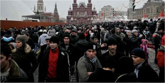 Шерстяная Москва слезам не верит.