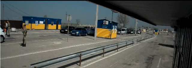 Украинцы выстроились в очередь в Крым