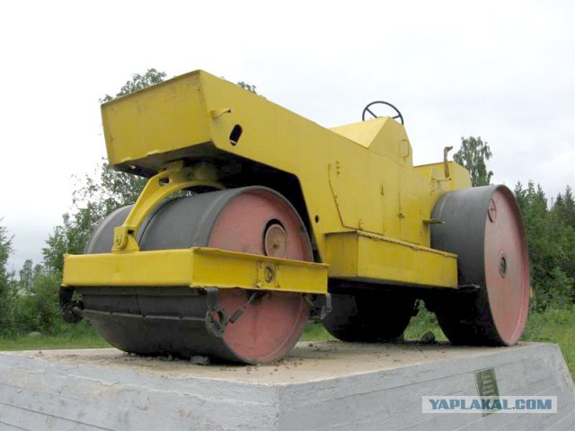 Автомобили на постаменте