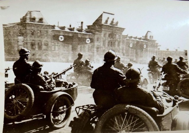 История в фотографиях