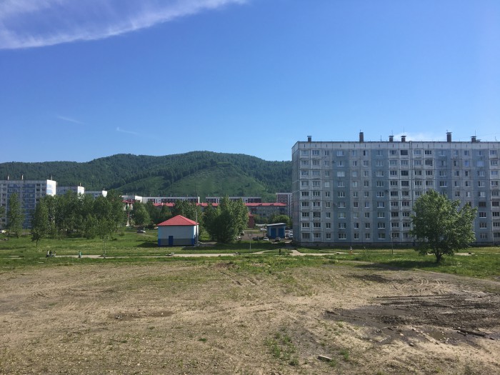 Детская площадка напрокат появилась в одном из дворов в Междуреченске