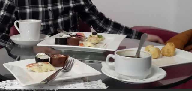 Уволена сотрудница Шереметьево, которая показала пассажиру средний палец