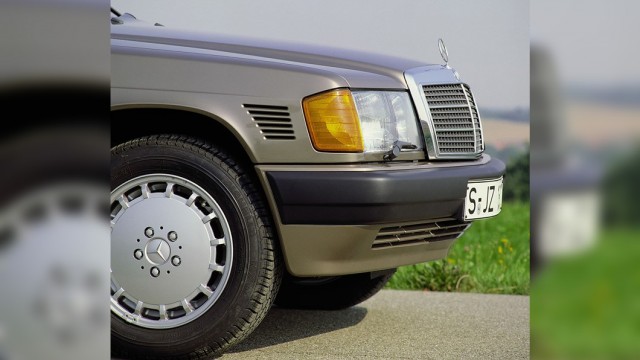 Маленький, но настоящий: как создавали Mercedes 190 и почему он стал звездой