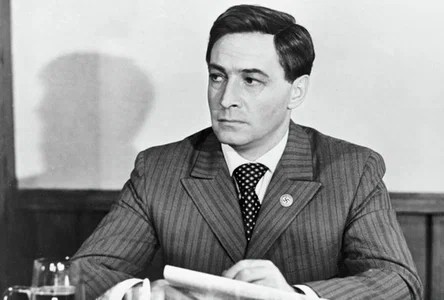 «Это ужас»: экранная жена Штирлица о «воскрешении» Вячеслава Тихонова с помощью ИИ.