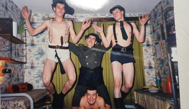А давайте в честь праздника, выкладывать свои армейские фотки уважаемые яповцы