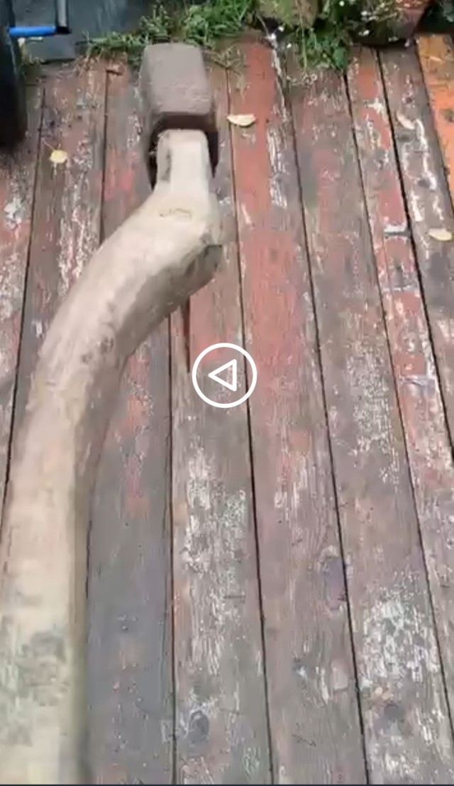 Левый топор