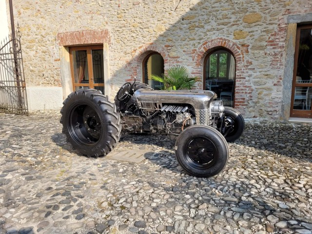 Хот-род из трактора Lamborghini 2R. Немного автобезумия в фото
