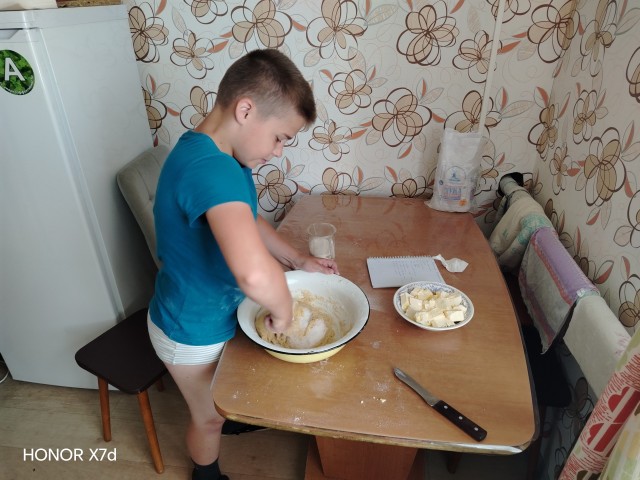 Скиньте рандомную хрень