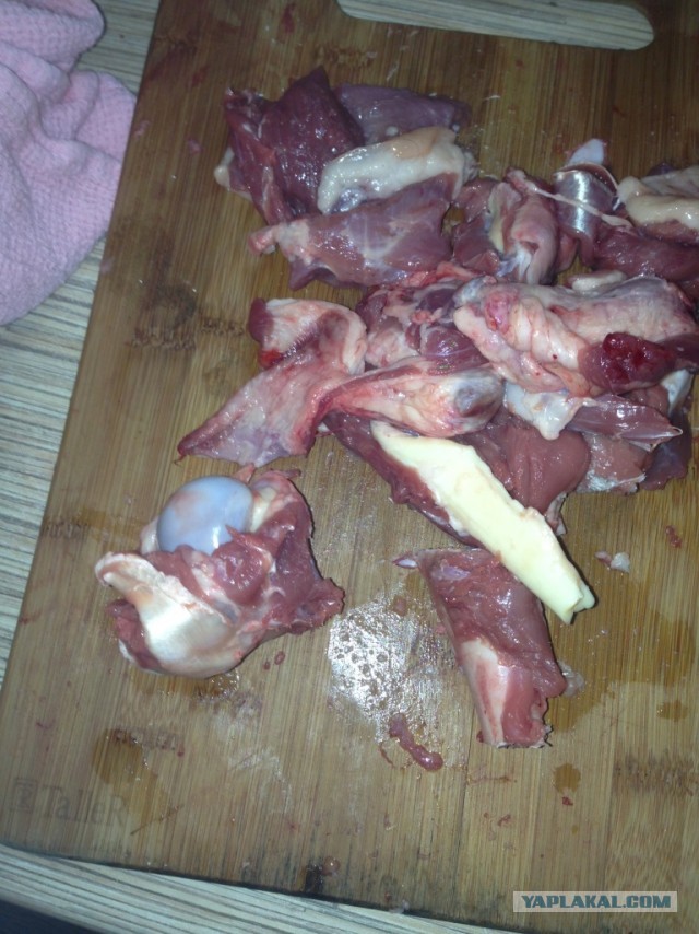 Баранья нога с куриной печенью