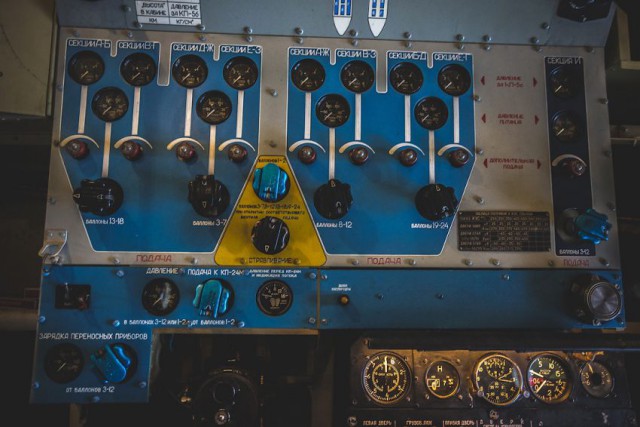 Внутри самолета Ил-76Т.