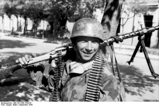 MG 34 vs ДП-27 в пехотном отделении
