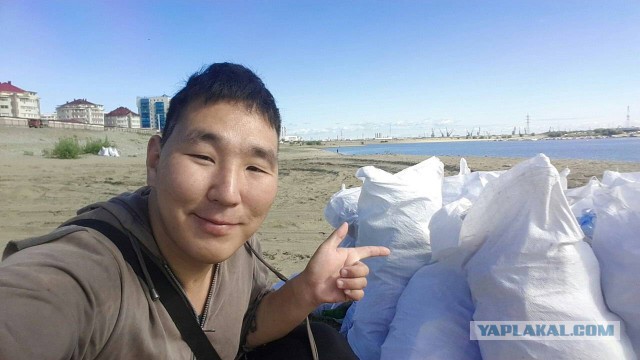 Волонтер собрал 14 мешков мусора на Зеленом лугу, где была крещенская купель