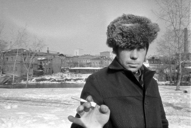 «Время было весёлое, обстановка творческая, люди открытые и дружные, на лавочке можно было всегда выпить вина»