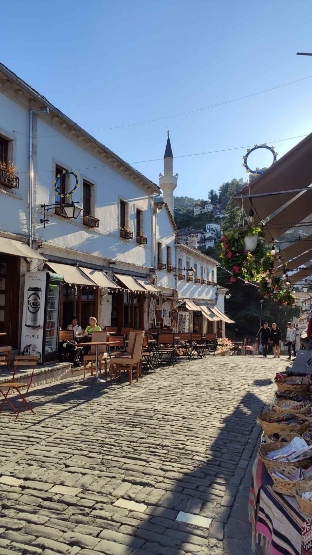 Aлбания в эпоху ХВОРИ всеобщей (2021)