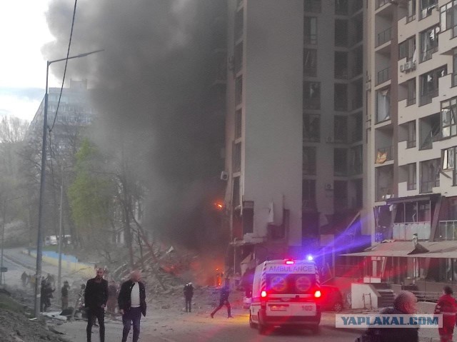 СМИ сообщили о взрывах на на оборонном заводе в Киеве