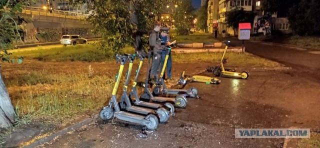 Неизвестные подожгли электросамокаты в Екатеринбурге