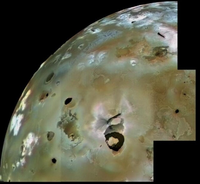 Зонд «Юнона» обнаружил на спутнике Ио гигантское лавовое озеро c зеркальной поверхностью