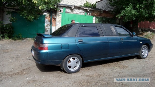 Lada Aura не покупают даже со скидками: в Петербурге за четыре месяца продали всего 10 машин