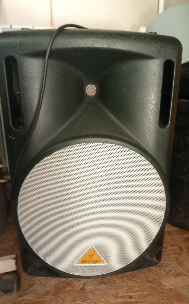 Behinder b215d