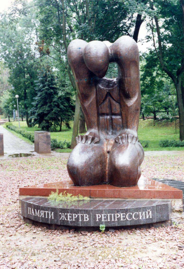 20 статуй, глядя на которые ты точно усомнишься в адекватности их творцов.