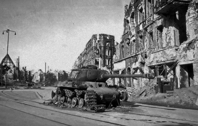 Нас извлекут из под обломков... 1941