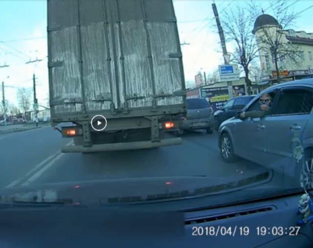 Ненавижу таких упырей!