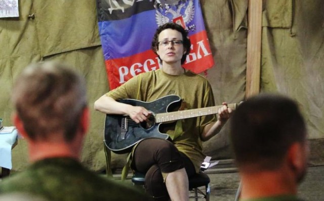 Певица Юлия Чичерина вместе с мужем попали под обстрел азербайджанских беспилотников в Карабахе на пути к Степанакерту