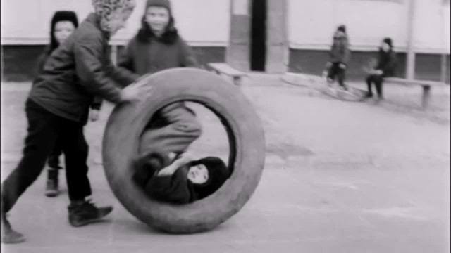 Не плачь. Это ностальгия в глаз попала