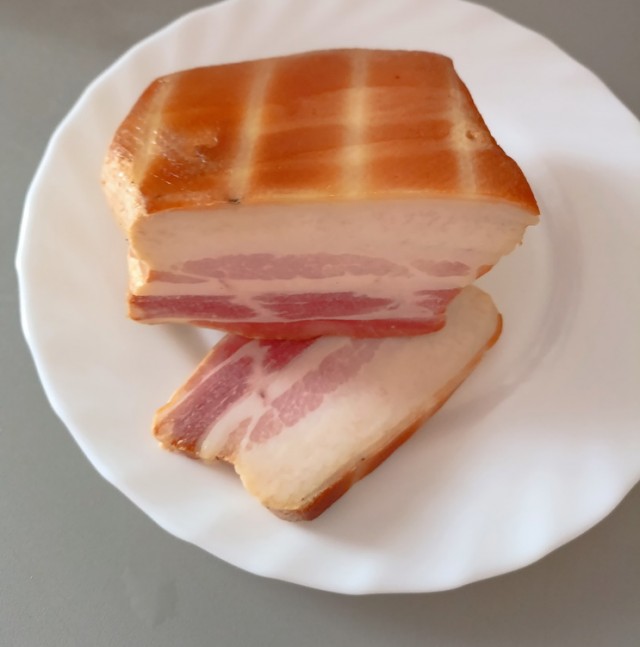 Не хотели бы вы мяска горячего копчения?