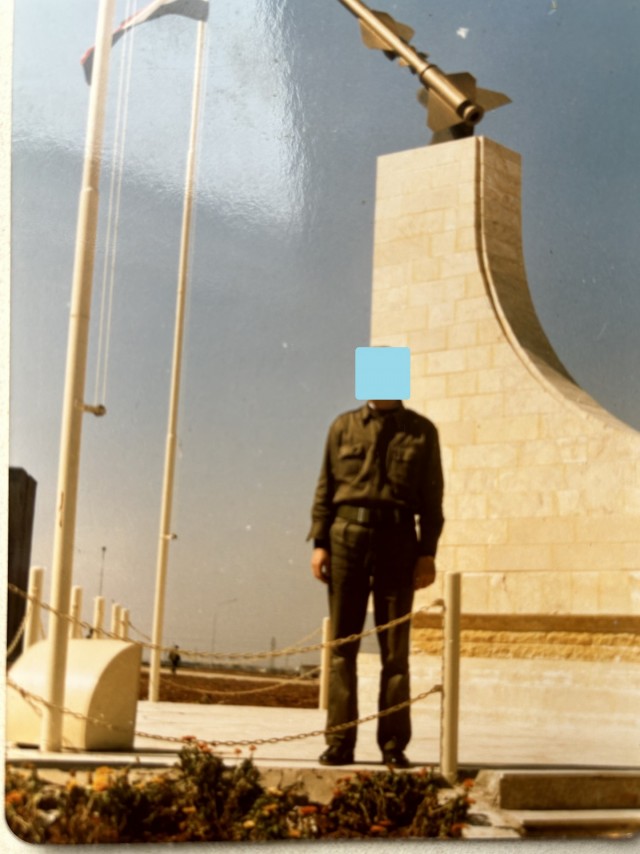 Ему 40 лет...