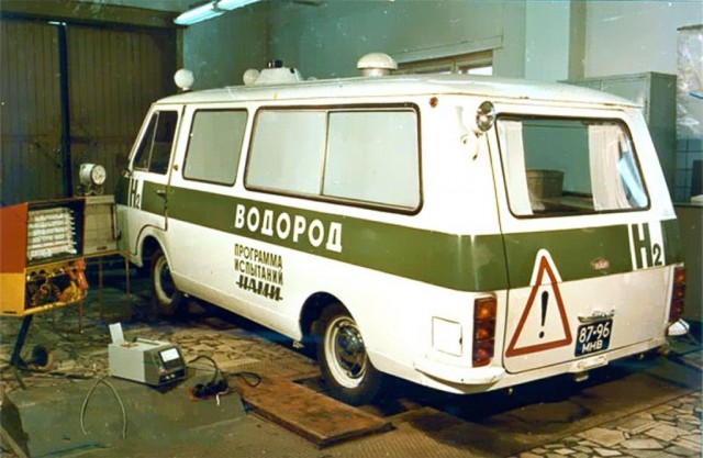 Фотохроника "загнивающего совка". Часть 11. Советские автомобили