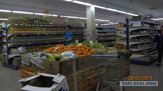 "Пустые" прилавки в Крыму...