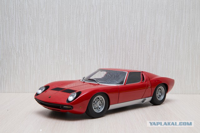 Lamborghini в масштабе 1:18