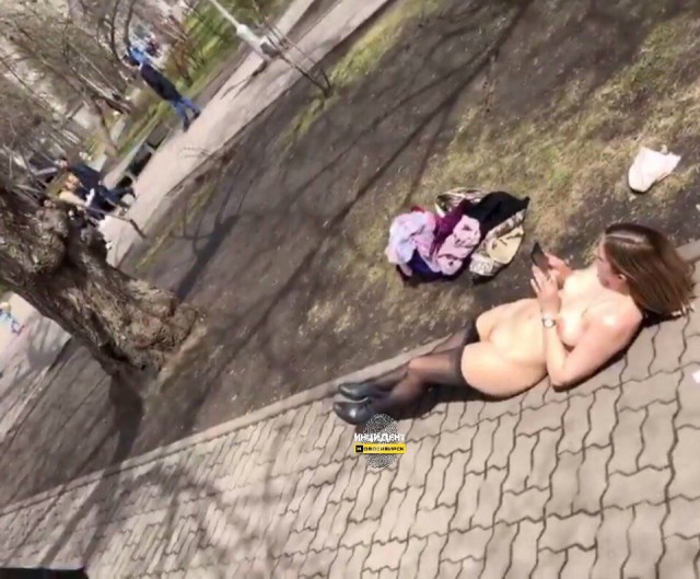 Сезон нудистов открыт в центре Новосибирска