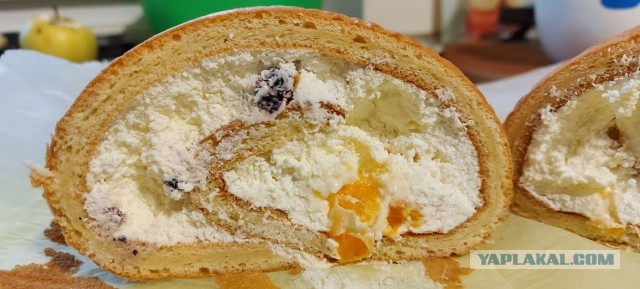 Рулет меренговый