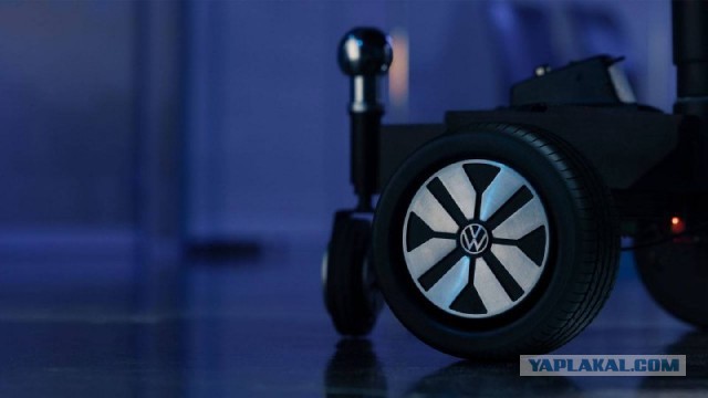Можно не вставать: компания Volkswagen создала офисное кресло с мотором