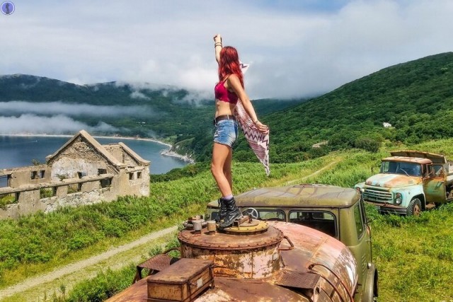 Брошенная техника, ржавеющая на заброшенном острове Аскольд