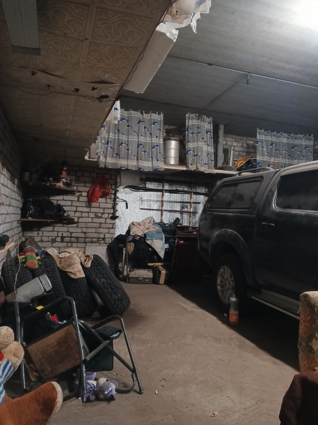 Есть у меня два гаража, а у вас есть гараж?