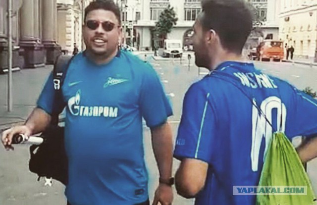 Диалоги о футболе, спорте, хобби.