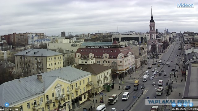 Давайте фото у кого какой вид из окна на оживленные улицы городов в настоящий момент
