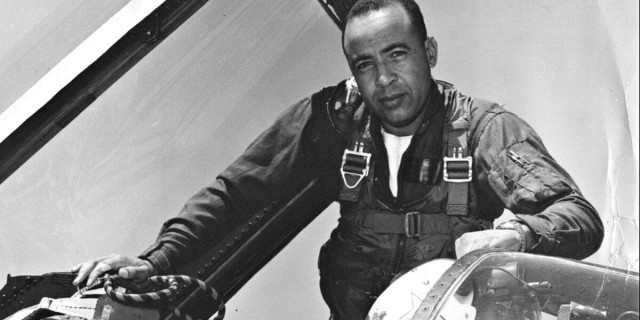 «Китти Хок» 1972: расовые беспорядки на боевом авианосце