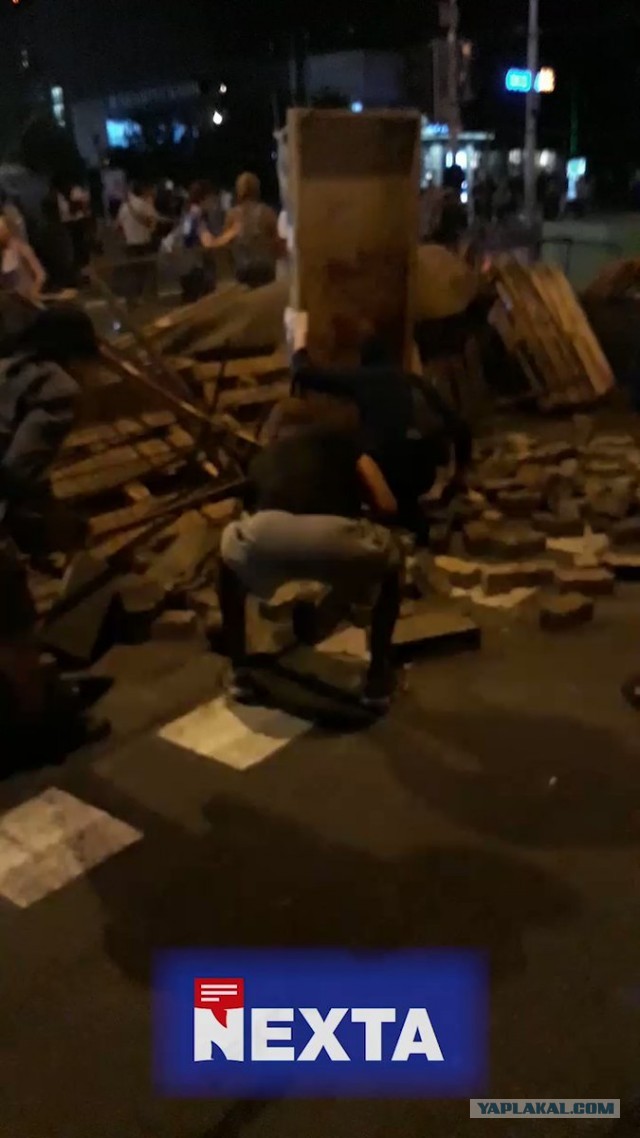 Силовики стягивают технику и людей в центр Минска